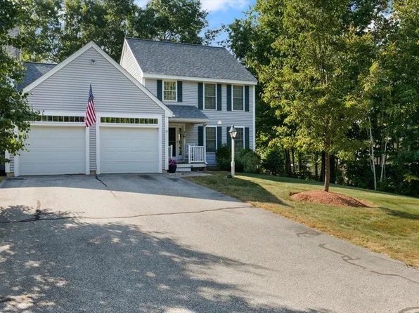 13 Rock Ridge Drive, Atkinson, NH 03811