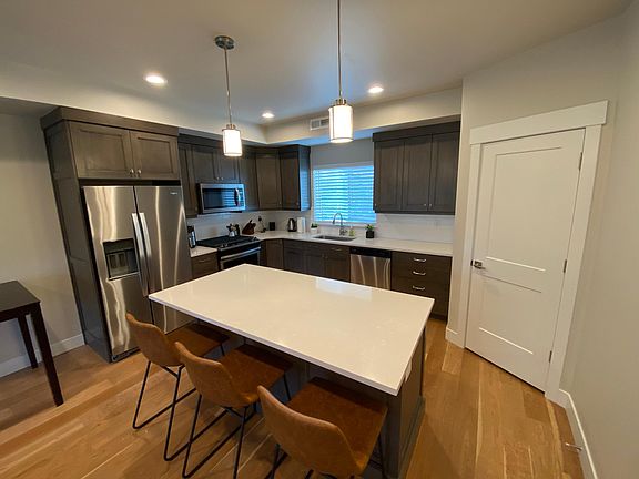 2nd image of 1830 E Melbourne Ct