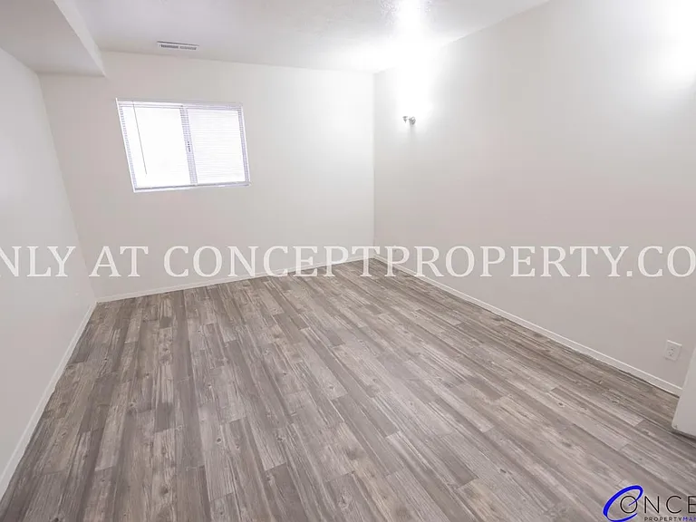 Foothill Terrace — Photo 27