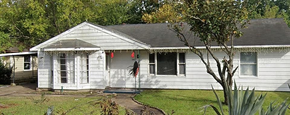 1st image of 1013 Mobile Dr