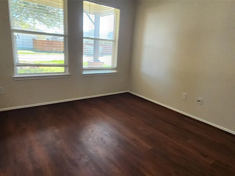 315 Sunset Colony Dr — Photo 2