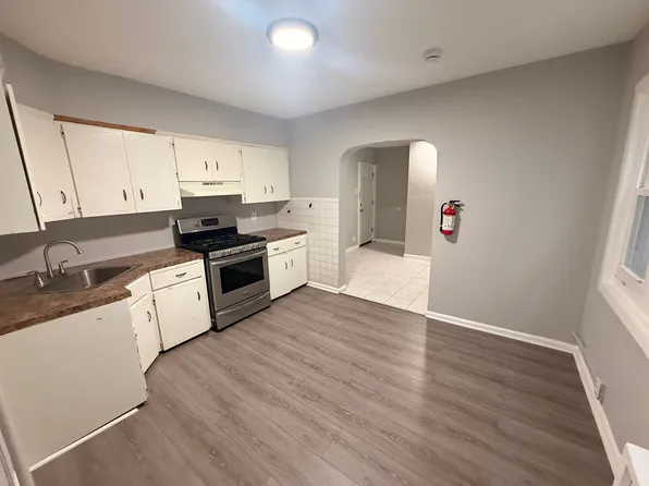 419 6th St #2E, Union City, NJ 07087