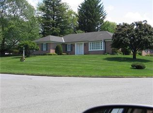 908 Laurel Dr, Bethlehem, PA 18017