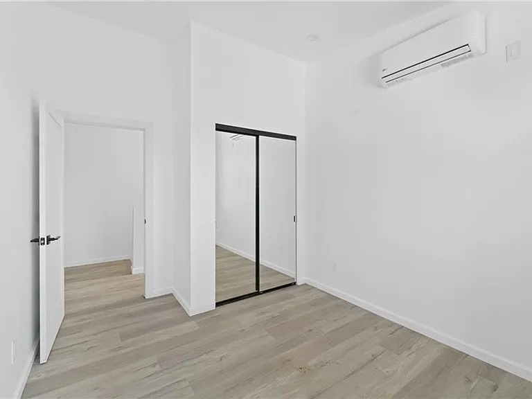 8512 Wilbur Ave — Photo 13