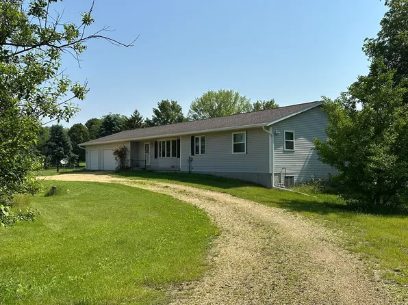 303 S Pearl St, Baileyville, IL 61007