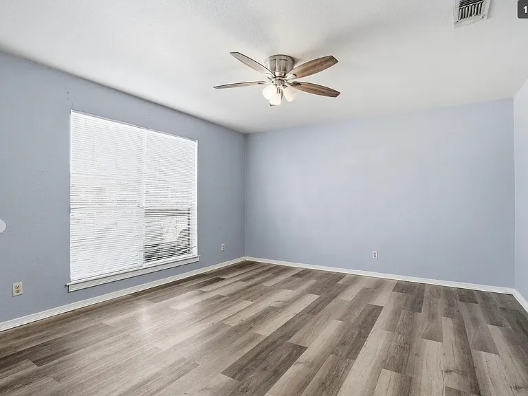 609 Race St #B — Photo 9
