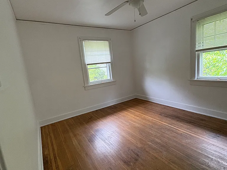 320 Lincoln Ave — Photo 18