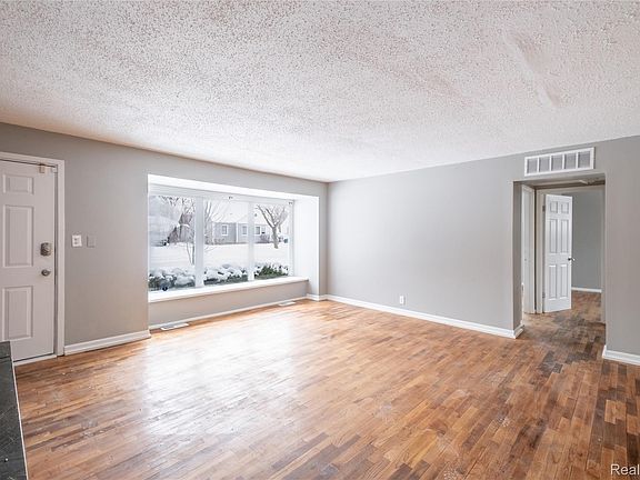 5th image of 1828 Tebo St