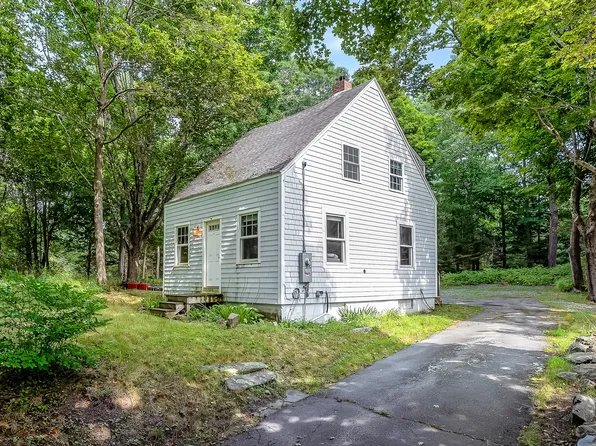 56 Charles E Jordan Rd, Cape Elizabeth, ME 04107