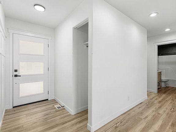 5th image of 1485 SE Parkwood Dr