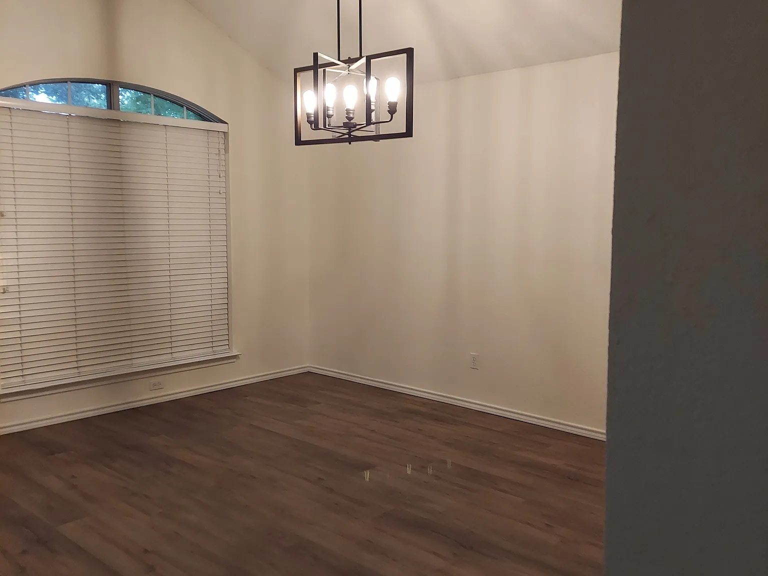 3 bed, 1774 sqft, $2,395 — Photo 4