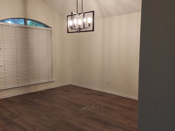 4th image of 1718 Ryanfeld Dr
