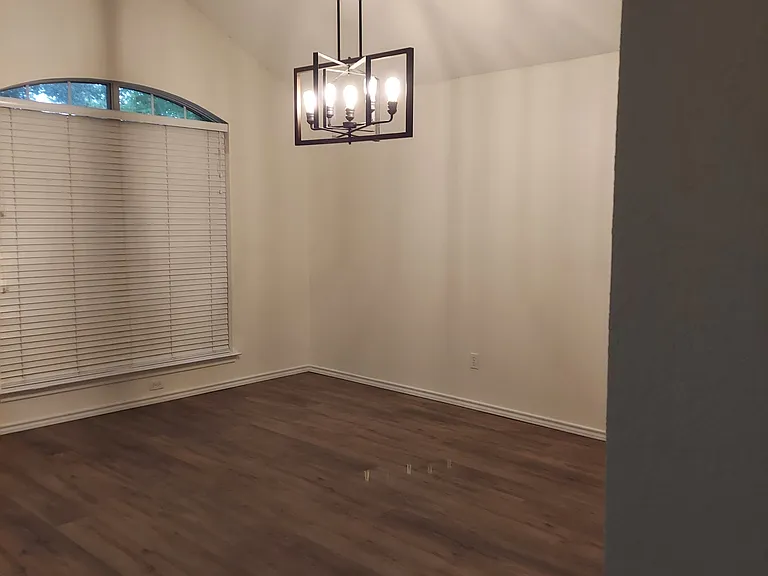 1718 Ryanfeld Dr — Photo 2
