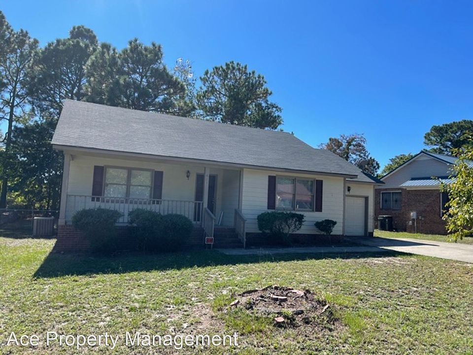 1st image of 411 Wakefield Dr