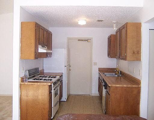 5th image of 8707 PARK MEADOW