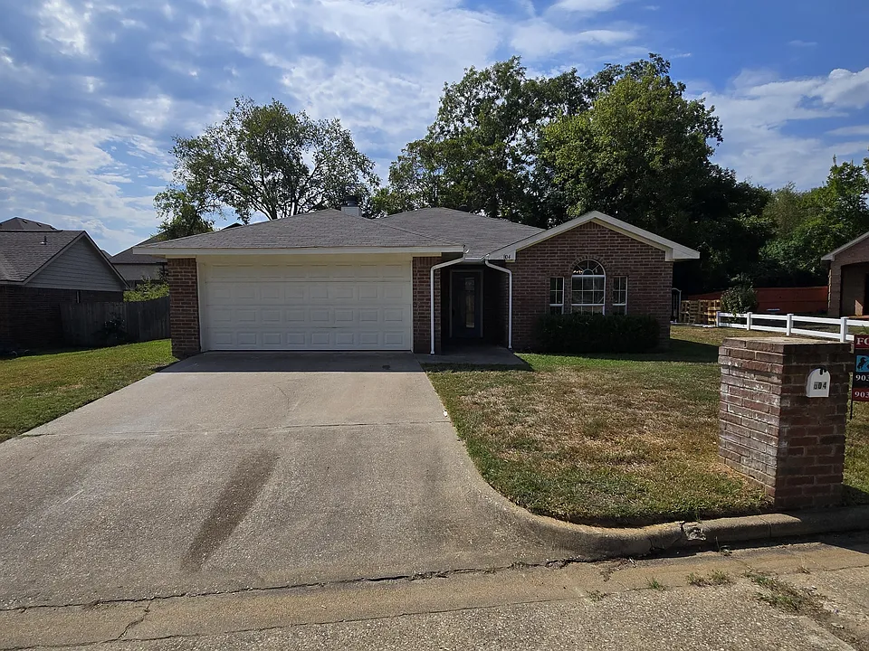 804 Hummingbird Ln