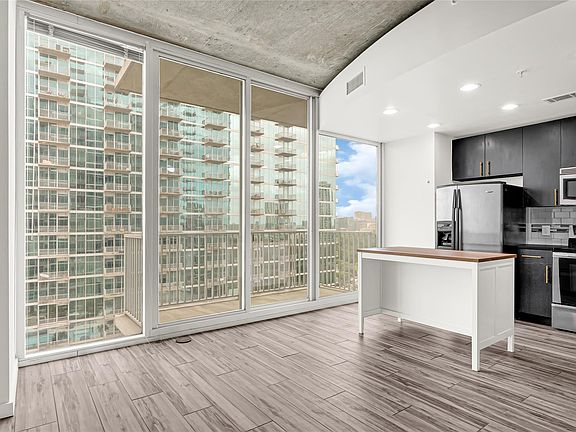2nd image of 5925 Almeda Rd Unit 11406
