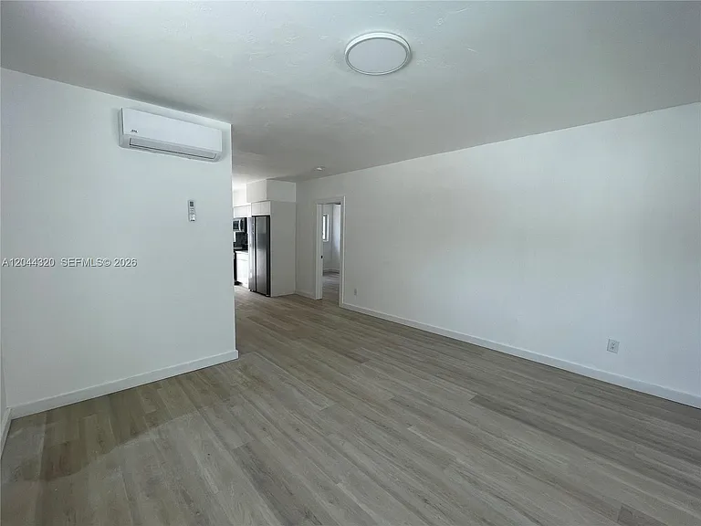 2120 Biarritz Dr #1 — Photo 8