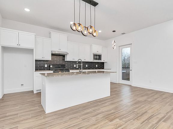 3rd image of 5616 Savyon Dr