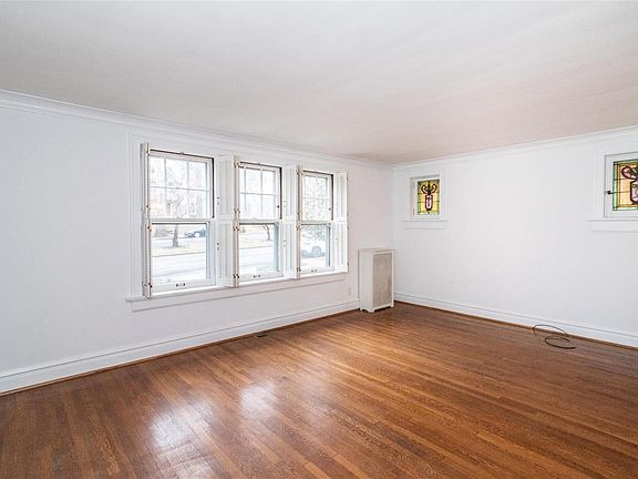 5th image of 7373 Pershing Ave APT 1W