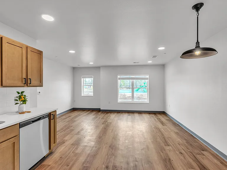 Lindoo School Apartments and Townhomes — Photo 31