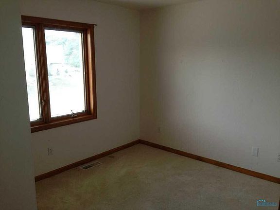 5th image of 117 Deerfield Cir