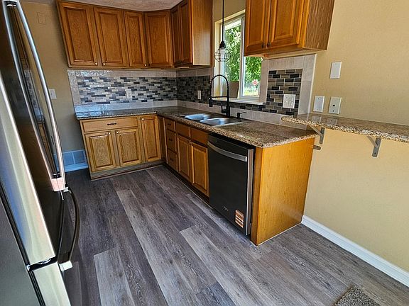 4th image of 5801 N Wall St