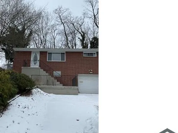 1425 Willoughby St, Pittsburgh, PA 15205