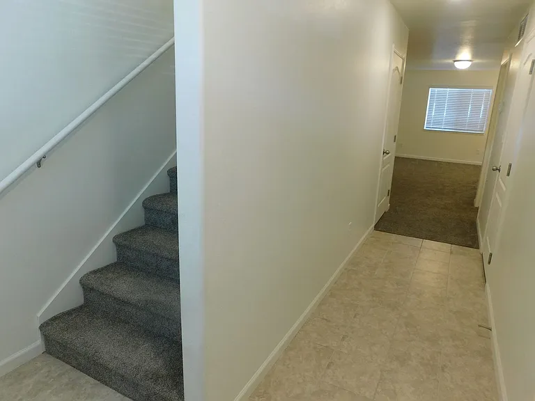 654 Trinity Way #D — Photo 3