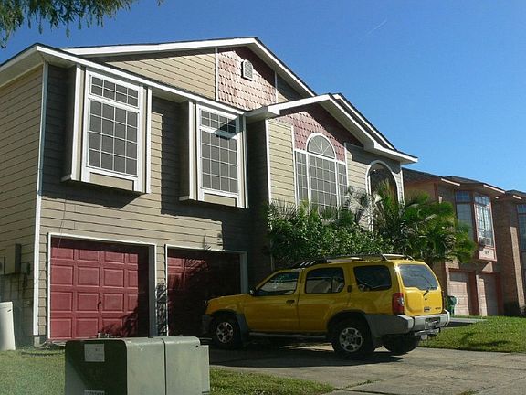 3rd image of 141 Southwood Dr