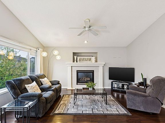 3rd image of 21 Covehaven Gdns NE