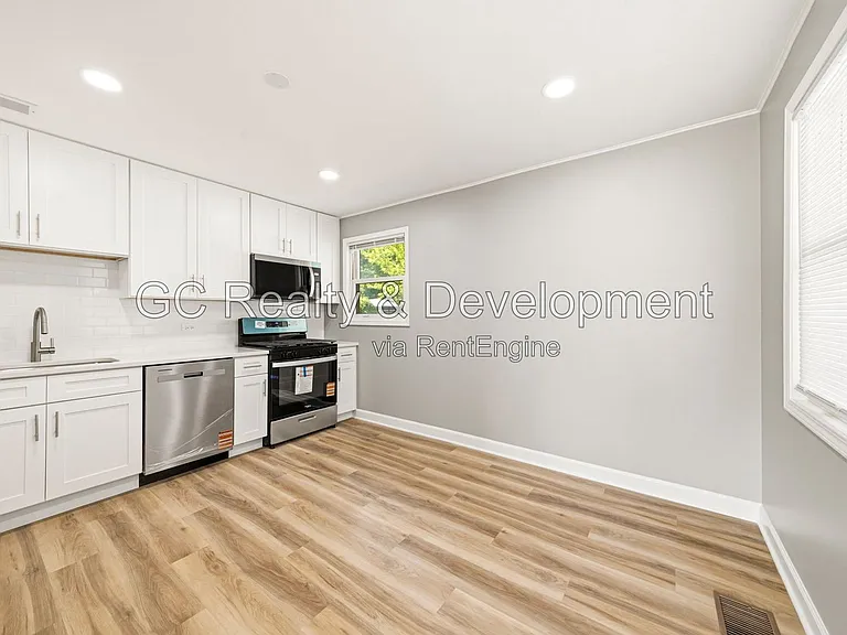 2804 School Dr — Photo 9