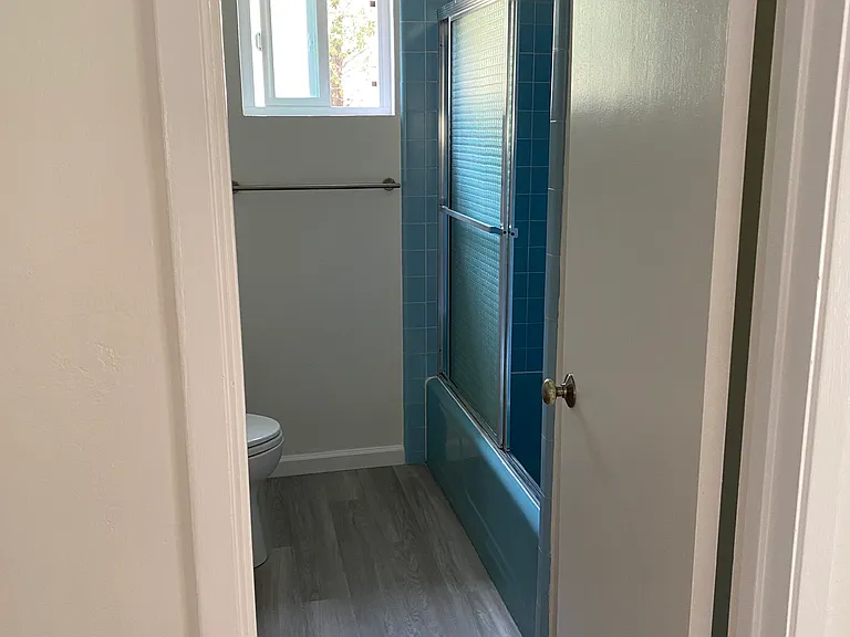 2ND BATHROOM