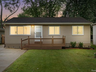 2235 Mentone St, Wolverine Lake, MI, 48390