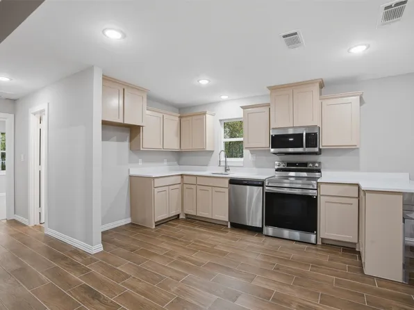 4017 Pickett St, Greenville, TX 75401