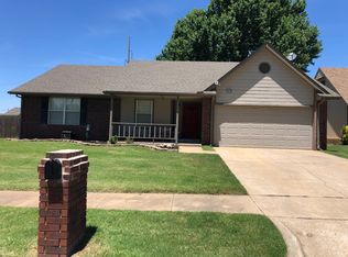 1612 W Gulfport St S, Broken Arrow, OK 74011