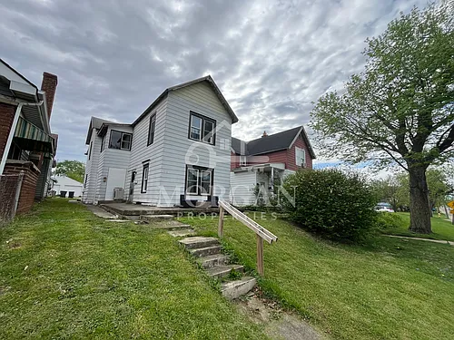 1712 Main St Photo 1