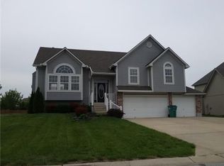 2356 SW Current Ct, Lees Summit, MO 64082