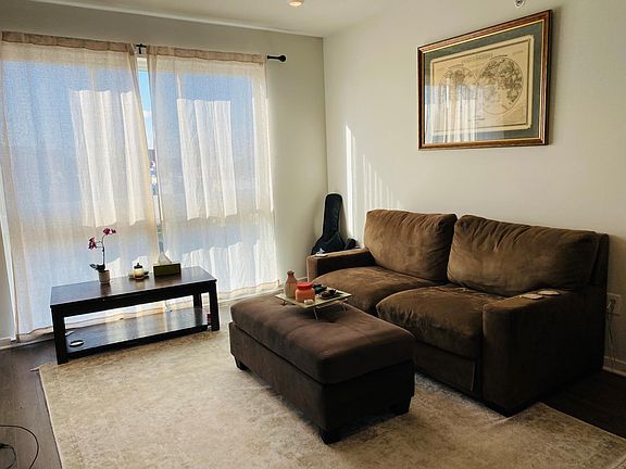 4th image of 1004 N 2nd St #417