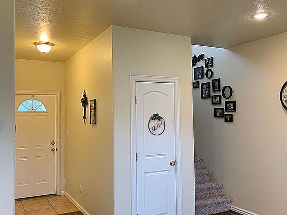 Entryway / Stairwell