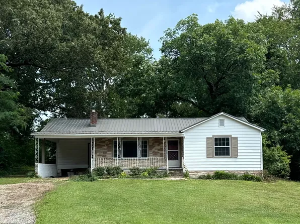 214 Randolph Ct, Florence, AL 35630
