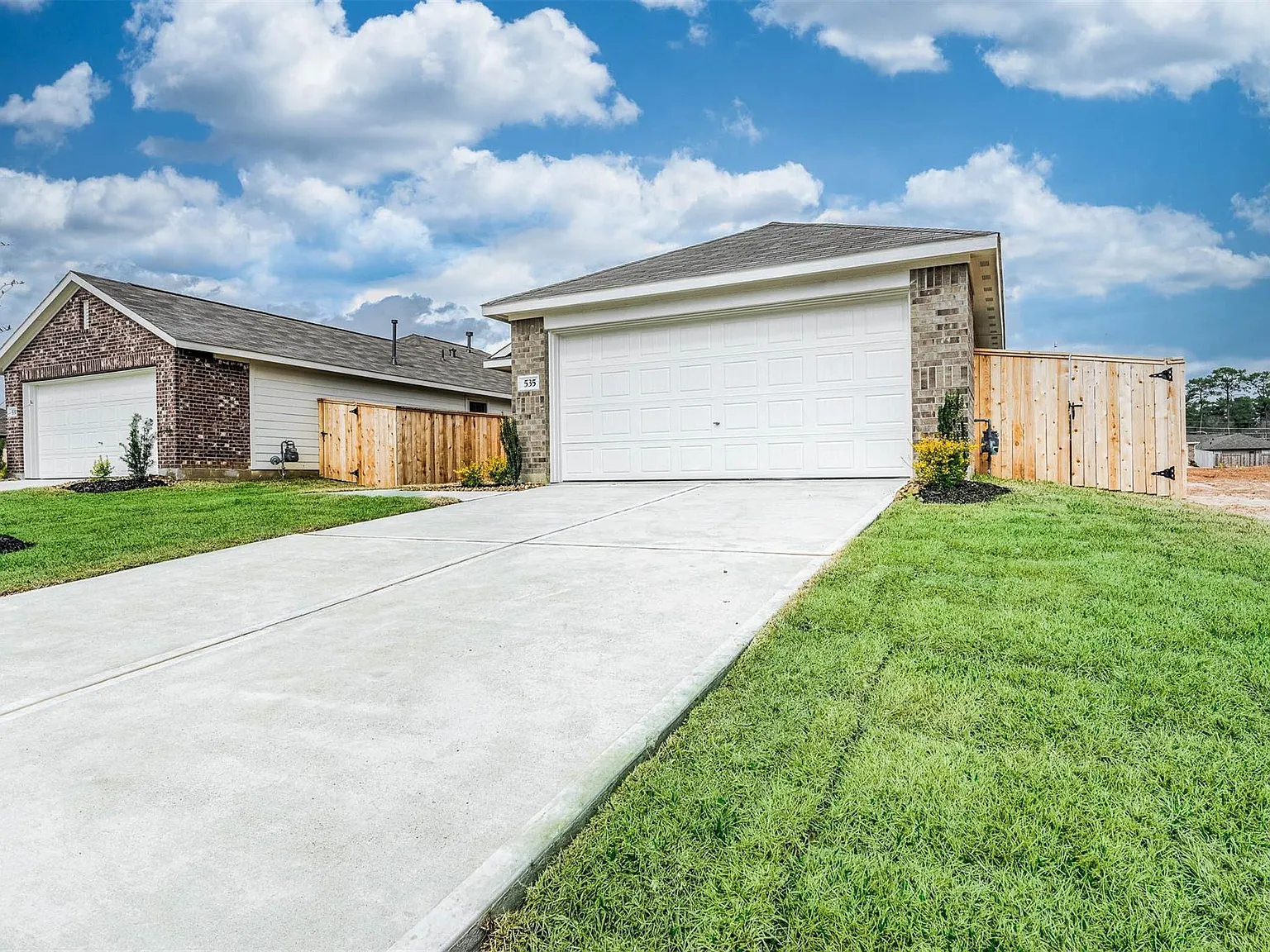 4 bed, 2.0 bath, 1631 sqft, $1,900 — Photo 1