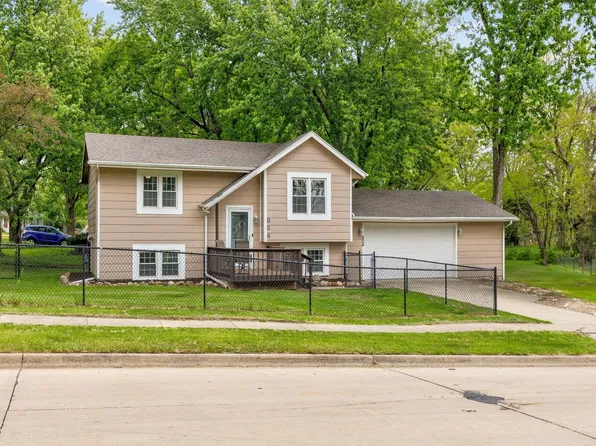 824 Casady Dr, Norwalk, IA 50211