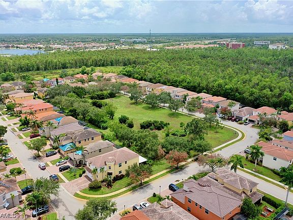 5th image of 10105 Silver Palm Dr