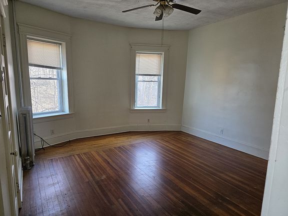 5th image of 40 Warriner Ave #3RR