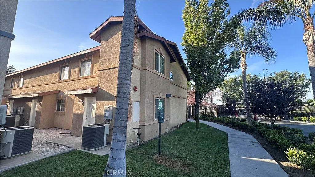 2 bed, 4432 sqft, $1,800 — Photo 3