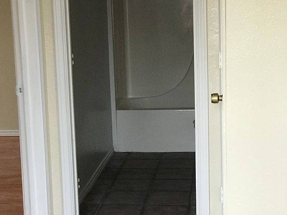 7581 WINDSOR OAKS (5)_12212018