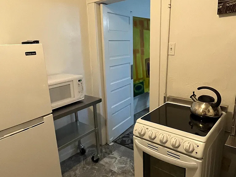 856 E Carter St #5 — Photo 8