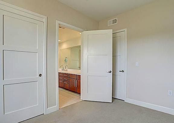 3rd image of 14412 Killion St #408