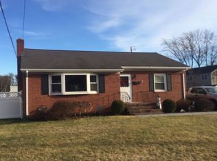 34 Tanneyanns Ln, West Haverstraw, NY 10993